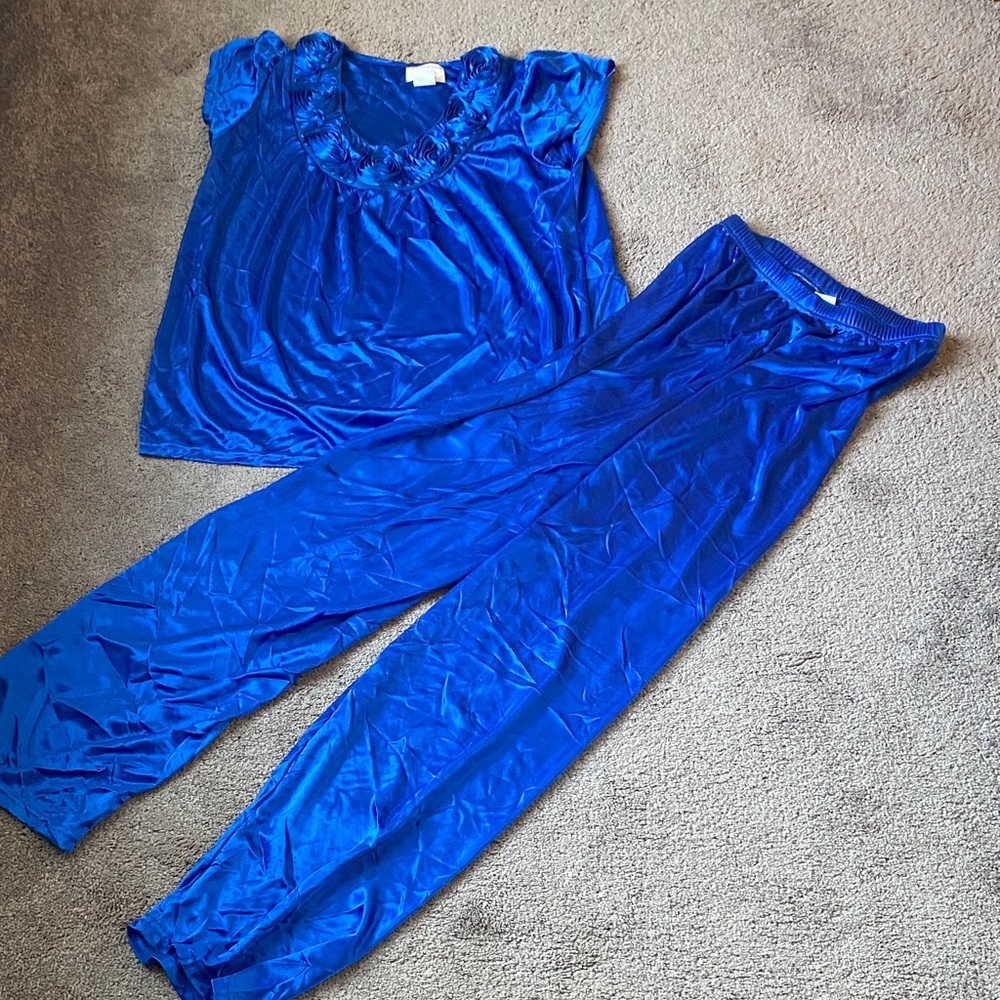 Lati Fashion Blue Satin Pajama Set Sleepwear Short Sleeve Top Pants SIZE S